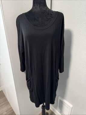 Emerald Black Scoop Neck Tunic with Front Pockets